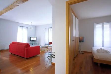 La Cour Des Augustins Boutique Gallery Design - 58