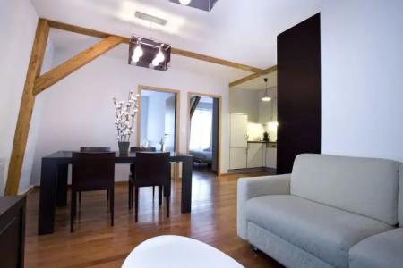 La Cour Des Augustins Boutique Gallery Design - 56