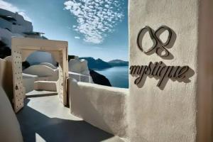 Mystique, a Luxury Collection Hotel,, Oia