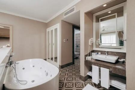 Rubi Platinum Spa Resort & Suites - 66