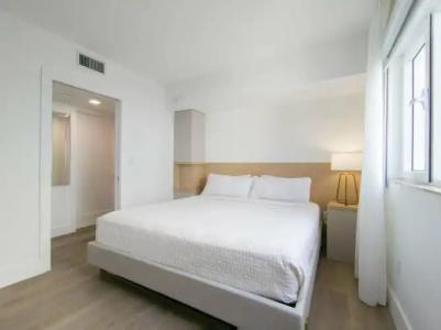 Bentley South Beach - 2