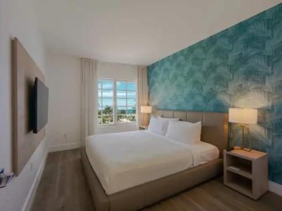 Bentley South Beach - 45