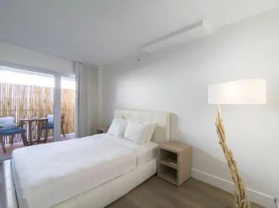 Bentley South Beach - 76