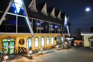 Zamok Hotel, Shakhty