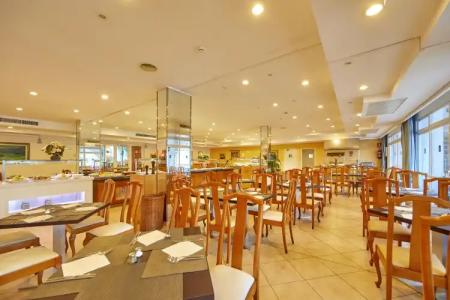 Gavimar La Mirada and Apartments - 11