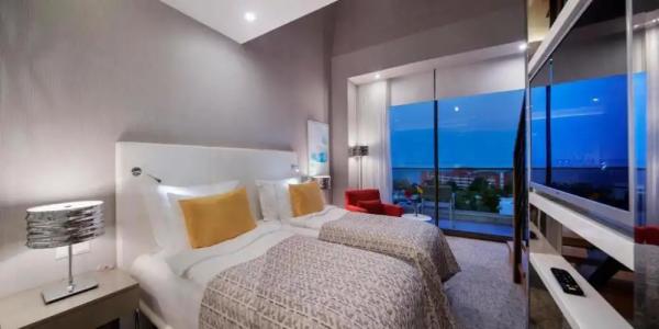 The Sense Deluxe - 66