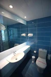 Anonymous Beach (Adults 16+) - 68