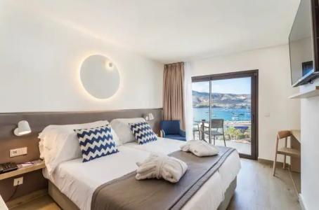 FERGUS Style Tobago - Adults Only - 57