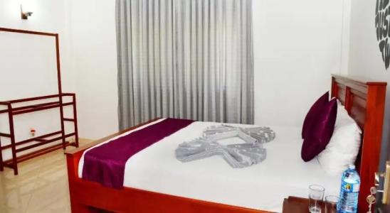 Cinnamon Holiday Inn - 4