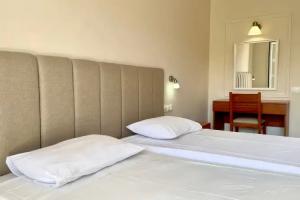 Oasis Beach Club Hotel