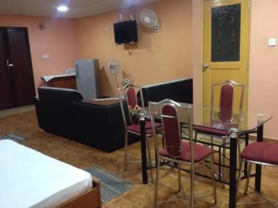 Sunshine & Hall - 13