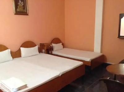 Sunshine & Hall - 39