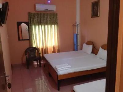 Sunshine & Hall - 38