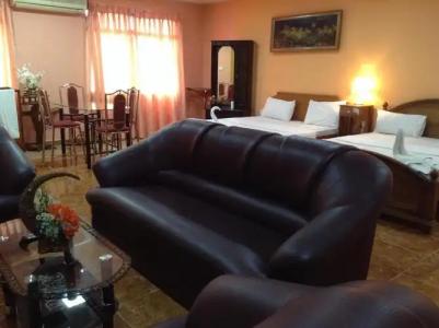 Sunshine & Hall - 59