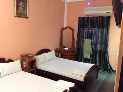 Sunshine & Hall - 36