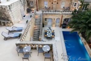 Ta' Matmura Farmhouse, Gharb