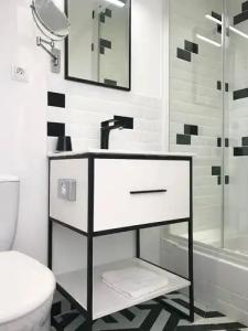 Les Volets Rouges - Hôtel Cassis - Situé Dans le Parc National des Calanques - 55