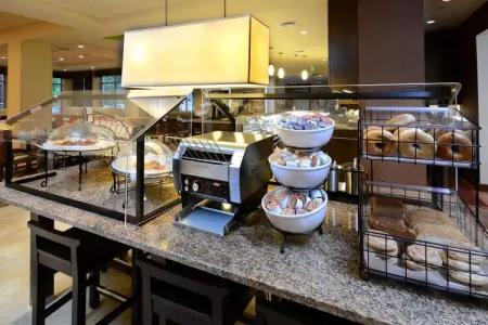 Hilton Garden Inn Greensboro Airport - 10