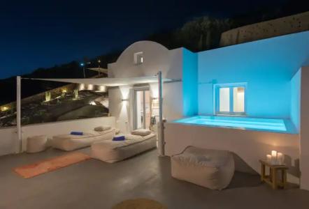 Santorini Heights - 18