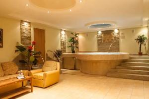 Hotel Galaktika, Lvov