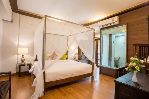 Night Bazaar Inn - 17