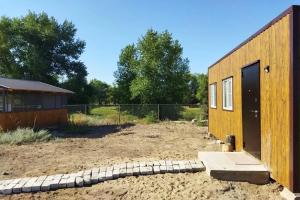 Recreation center U Petrovicha na ozere, Tsarev