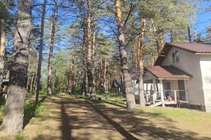 Zagorodnyy kompleks Les Guest house, Kirillinskiy