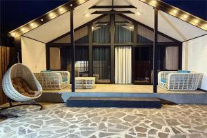 Recreation center aMOREbeach