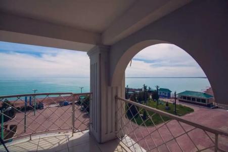 Riviera Club - 4