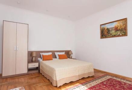 Grenada Pension - 212