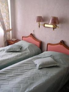 Gostevoi korpus 3 v pansionate " Zolotye peski". Selo Bosteri. Issyk- Kul'. Kyrgyzstan. - 60