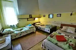 Kottedzh s bassejnom Cottage, Balamutovichi