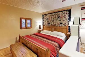 Quaint Adobe Unit 7 - Studio Condo, Santa Fe
