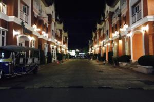 The ViiZ Vintage Hotel, Kata