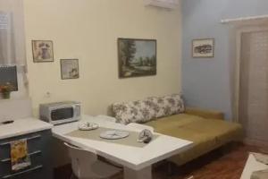 Port Side Apartments, Sarande
