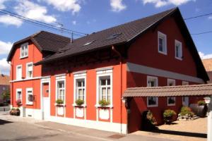 Logis Le Relais De Brunstatt Hotel, Mulhouse
