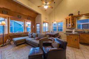 The Big Red Ski House - 3 Br Home, Park City