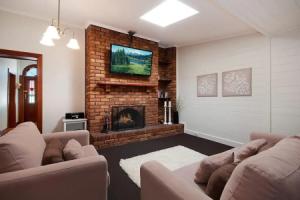 Historic Central Cottage In, Warrnambool