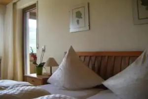 Ferienwohnungen Weingut Arns Hotel, Reil