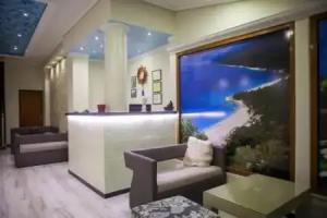 Hotel Pini, Sarande