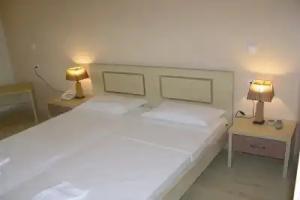 Mikros Paradisos Hotel , Sivota