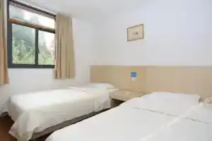 Liangfeng Hostel, Shanghai
