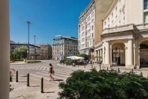 At the Fountain Apartment, Warsaw