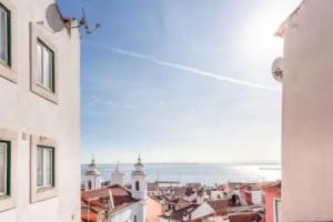 Bright Historical Apartment, Lisbon