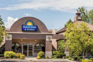 Days Inn & Suites, Lexington