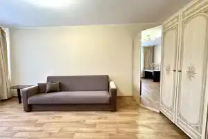 Compass (Compass) in the 7th microdistrict 27, Tobol'sk