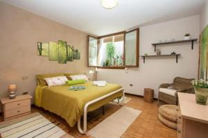 Crocus 1 con Piscina by Wonderful Italy Hotel, Soiano del Lago