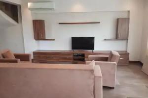 Cristal Villalar, Kemer
