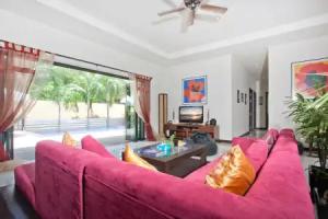 Villa Ploi Jantra 5 Bed Huge Holiday Home with Staff, Nai Harn