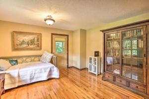 Charming Family Hideaway: 5 Mi to Fsu! Tourist base, Tallahassee